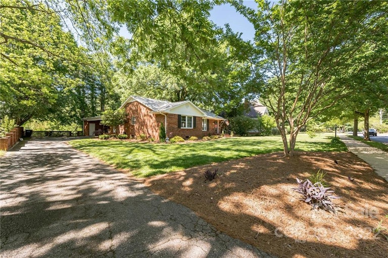 Photo 22 of 22 - 419 Davie Ave, Statesville, NC 28677