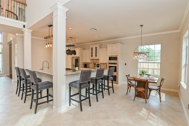 Photo 13 of 45 - 2606 Cottage Creek Ct, Pearland, TX 77584