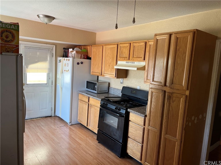 Photo 4 of 14 - 651 W Nevada St, Ontario, CA 91762