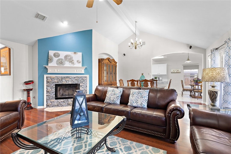 Photo 2 of 32 - 1104 Terra St, Round Rock, TX 78665