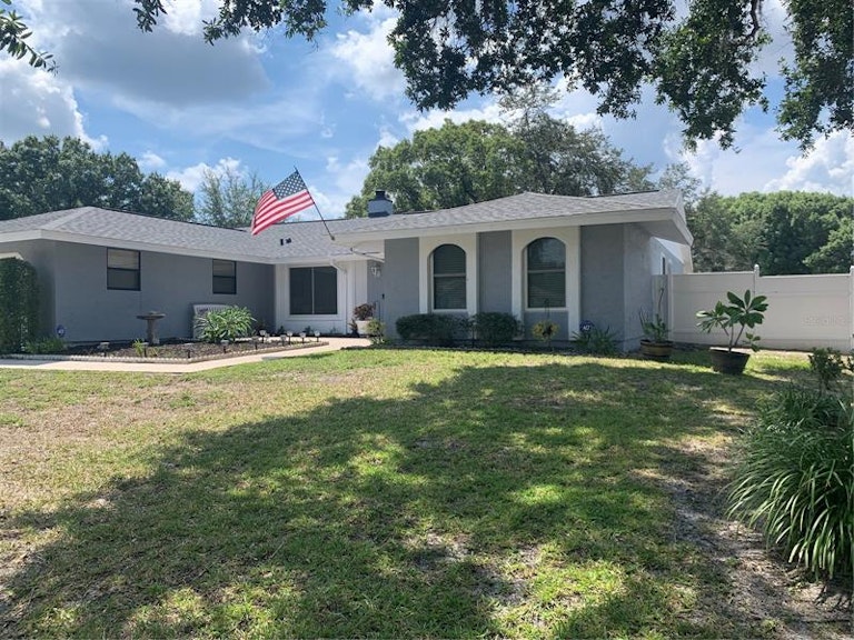 Photo 1 of 39 - 511 Cedar Grove Dr, Brandon, FL 33511