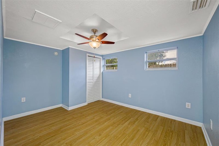 Photo 8 of 13 - 6067 Oak Ridge Ave, New Port Richey, FL 34653