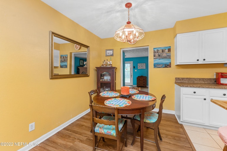 Photo 6 of 27 - 5804 Rover Dr, Jacksonville, FL 32244