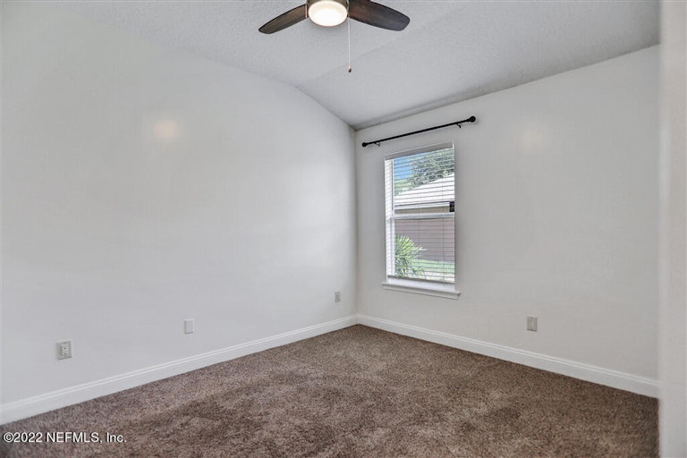 Photo 23 of 34 - 86253 Sand Hickory Trl, Yulee, FL 32097