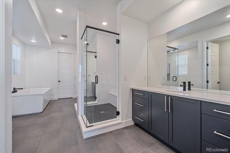 Photo 25 of 40 - 5830 Geneva St, Denver, CO 80238