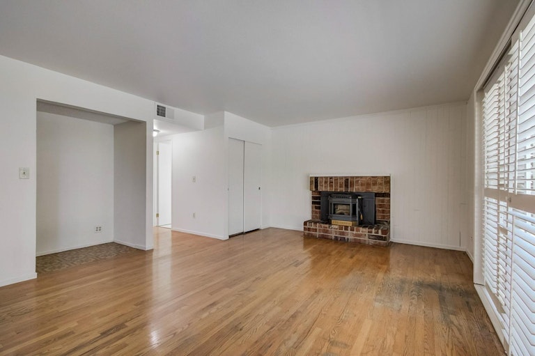 Photo 15 of 27 - 8121 Garryanna Dr, Citrus Heights, CA 95610