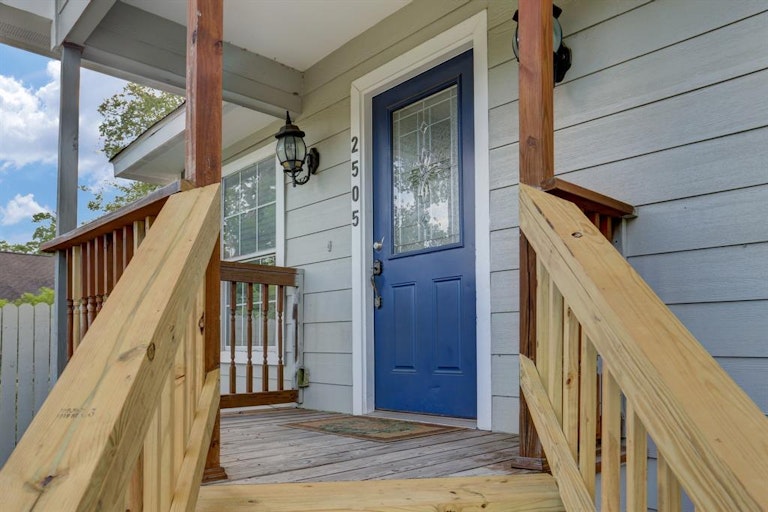 Photo 5 of 15 - 2505 N Ave, Pasadena, TX 77506