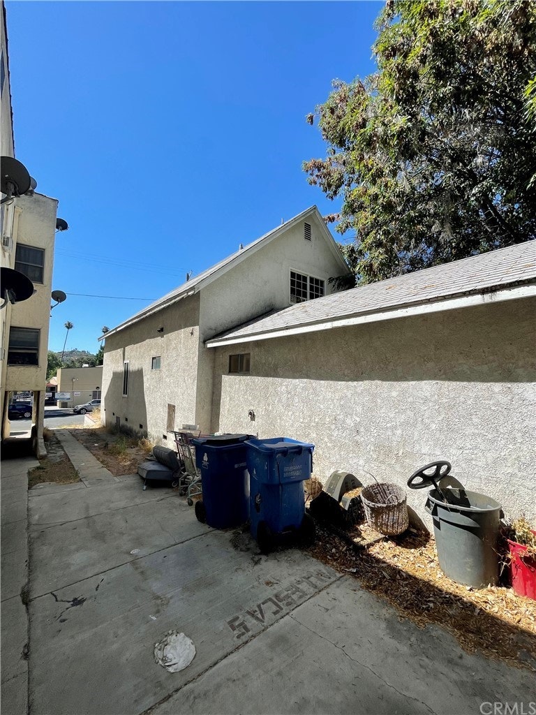 Photo 13 of 31 - 5415 Ash St, Los Angeles, CA 90042