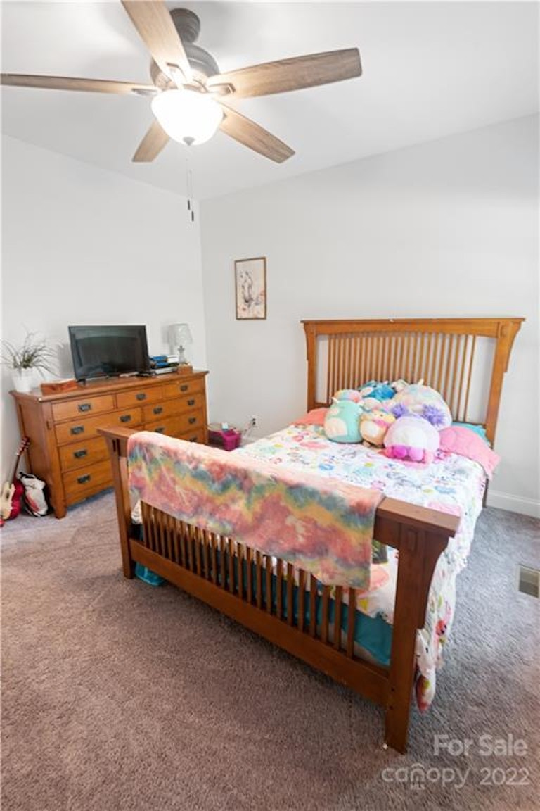 Photo 15 of 25 - 650 Lewis Ferry Rd, Statesville, NC 28677