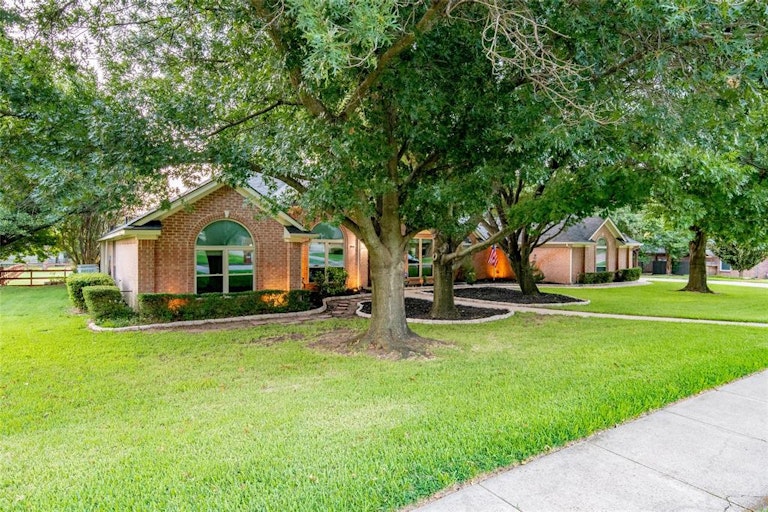 Photo 2 of 36 - 1225 Trail Ridge Dr, Keller, TX 76248
