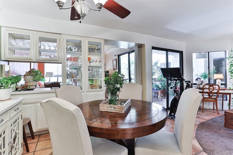 Photo 13 of 54 - 222 N Rose St #208, Burbank, CA 91505