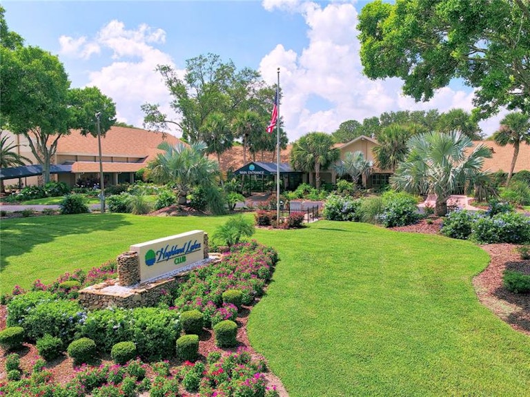 Photo 21 of 39 - 1614 Berwick Ct Unit C, Palm Harbor, FL 34684