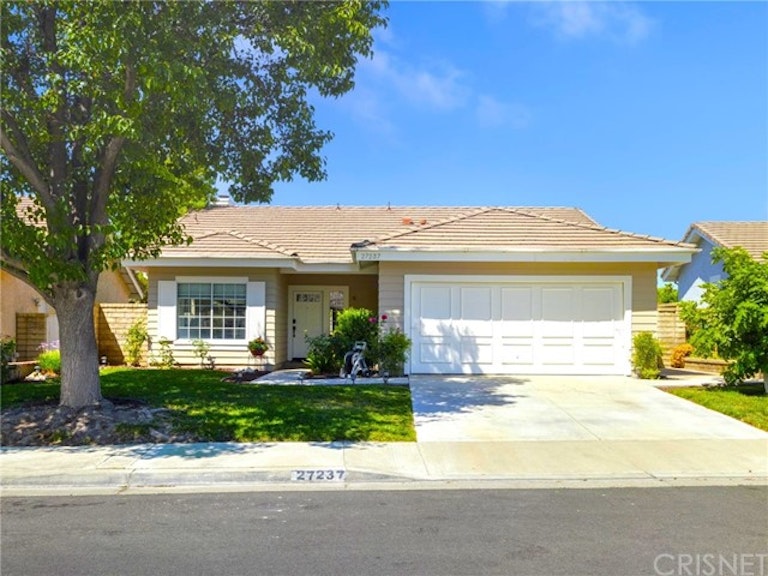 Photo 2 of 28 - 27237 Blakely Pl, Valencia, CA 91354