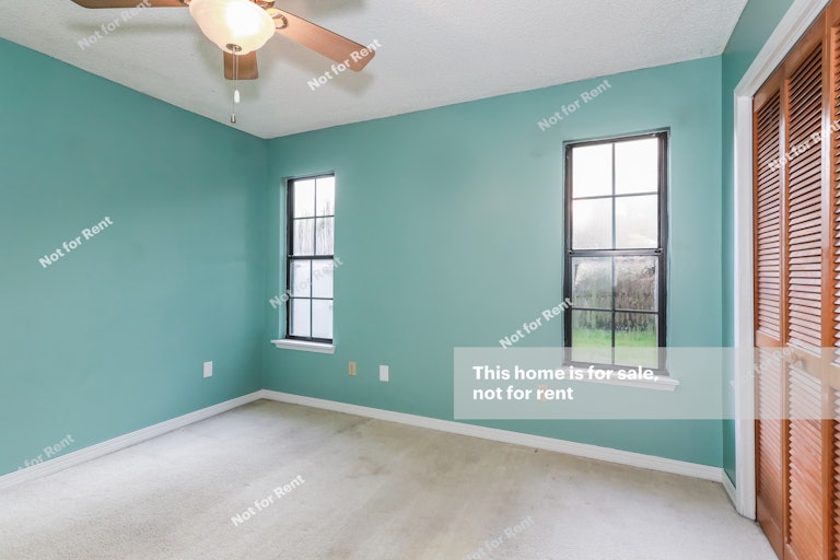 Photo 17 of 27 - 4836 Rustic Woods Dr, Jacksonville, FL 32257