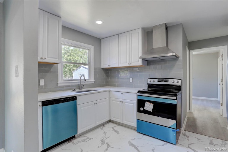 Photo 8 of 29 - 715 Lansing St, Aurora, CO 80010