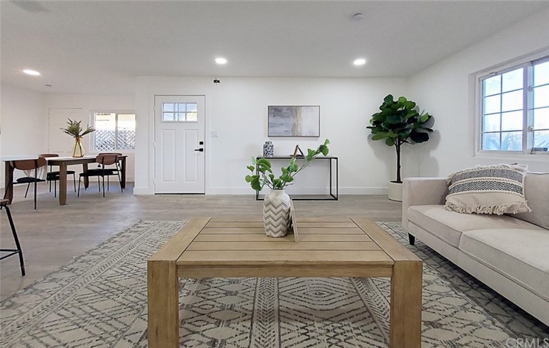 Photo 7 of 35 - 1720 W 59th St, Los Angeles, CA 90047