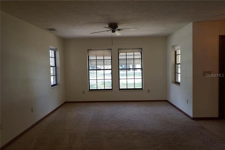 Photo 6 of 19 - 1622 Jewel Dr, Sarasota, FL 34240