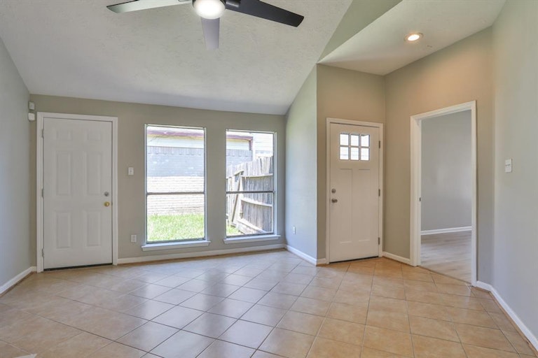 Photo 2 of 30 - 3711 Villa Glen Dr, Houston, TX 77088