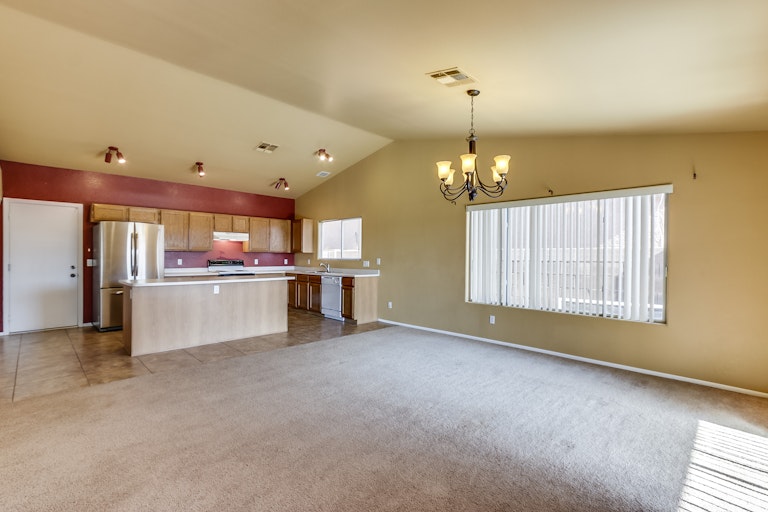 Photo 7 of 24 - 21460 N 33rd Ln, Phoenix, AZ 85027