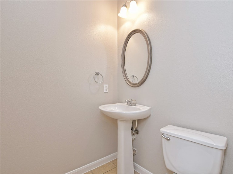 Photo 29 of 40 - 2116 Amur Dr, Austin, TX 78745