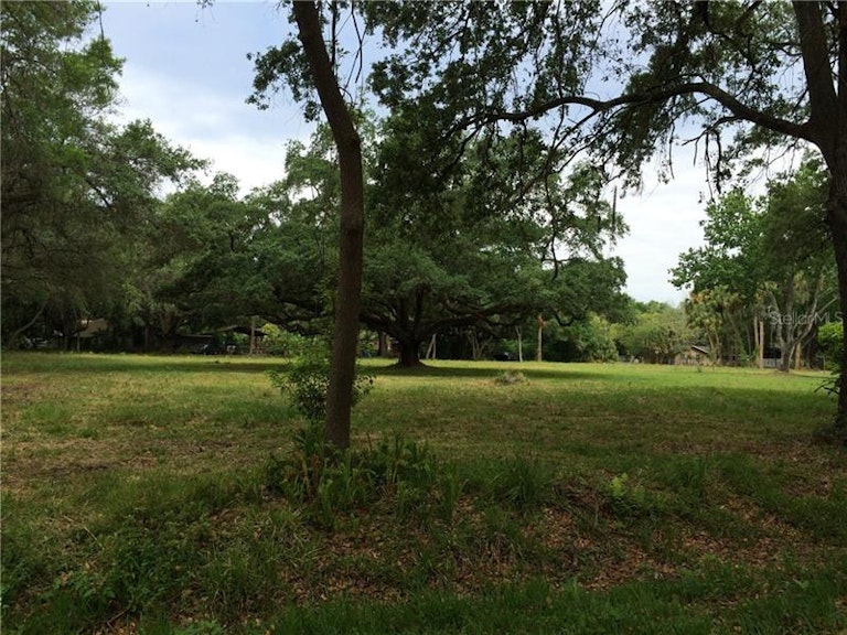 Photo 3 of 5 - 2111 S 49th St, Tampa, FL 33619