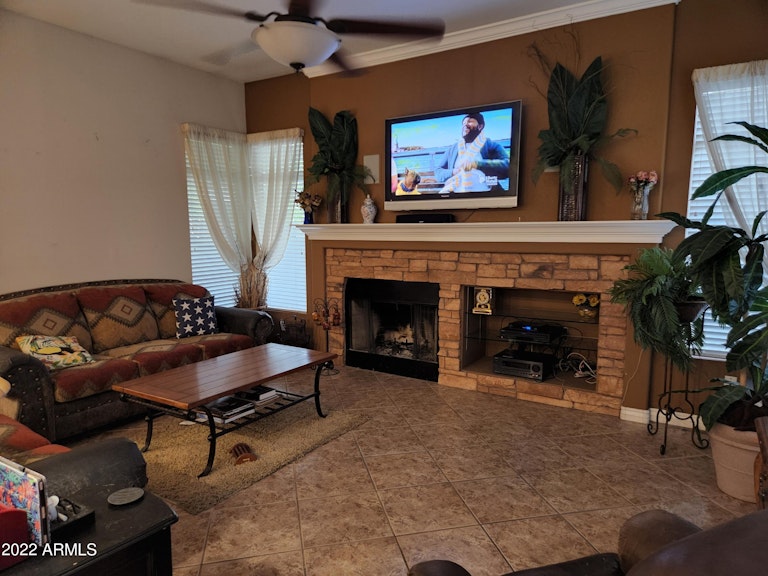 Photo 4 of 13 - 22354 N 71st Ln, Glendale, AZ 85310