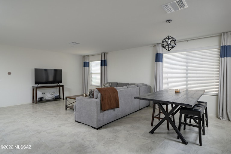 Photo 3 of 17 - 884 W Calle Sucre, Sahuarita, AZ 85629
