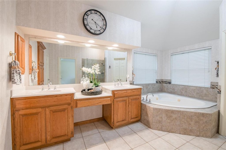 Photo 21 of 36 - 1225 Trail Ridge Dr, Keller, TX 76248