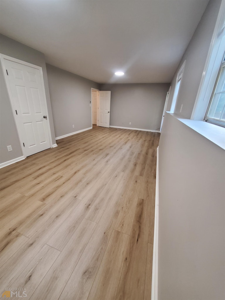 Photo 15 of 22 - 29 Pecan Lake Ct, Sharpsburg, GA 30277