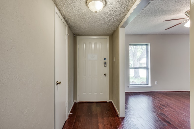 Photo 6 of 27 - 2333 Boca Raton, Mesquite, TX 75150