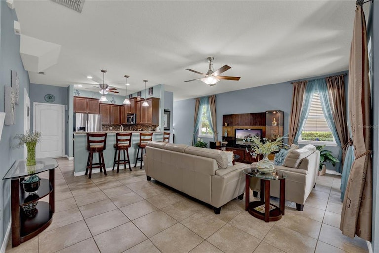 Photo 6 of 36 - 1033 Wood Cv, Kissimmee, FL 34743