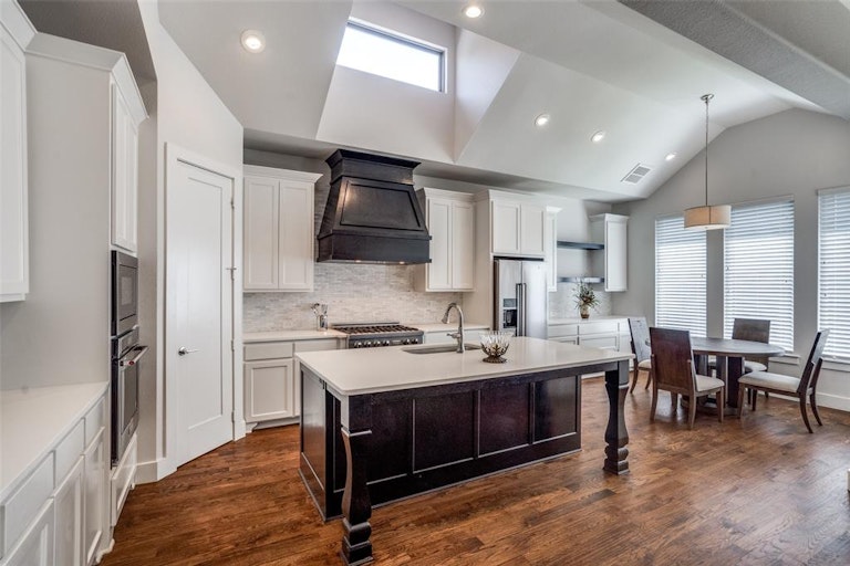 Photo 14 of 40 - 10556 Wintergreen Dr, Frisco, TX 75035