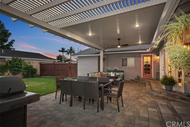 Photo 21 of 50 - 730 E Emerson Ave, Orange, CA 92865