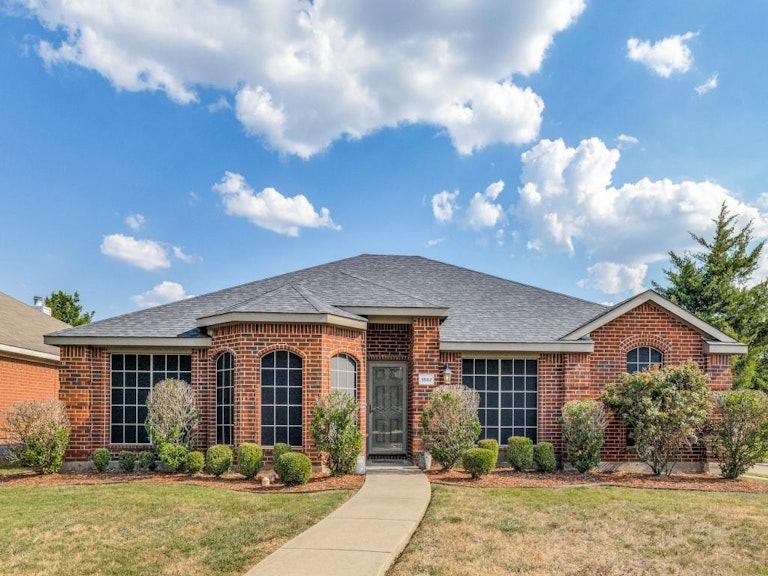 Photo 1 of 25 - 1862 Mason Way, Lancaster, TX 75134