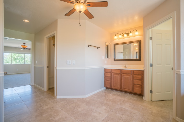 Photo 21 of 37 - 17808 W Ivy Ln, Surprise, AZ 85388