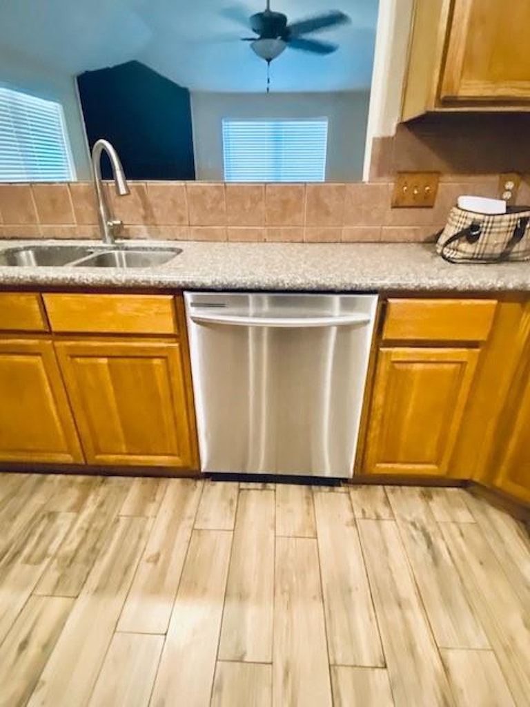 Photo 14 of 36 - 6126 Nancet Dr, Houston, TX 77041