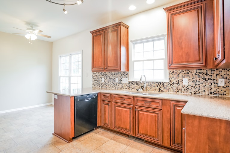 Photo 10 of 25 - 3308 Bellenden Pl, Raleigh, NC 27604