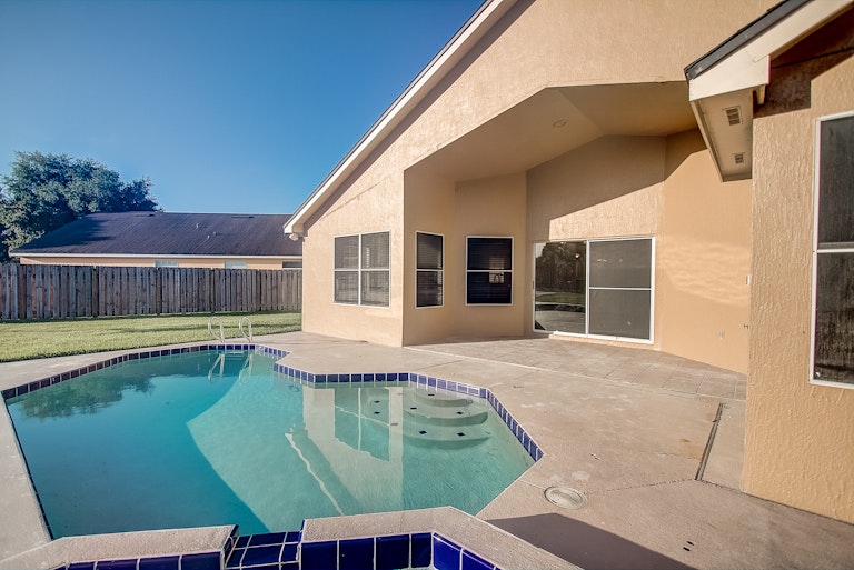 Photo 27 of 33 - 22 Moor Green Ct, Ocoee, FL 34761
