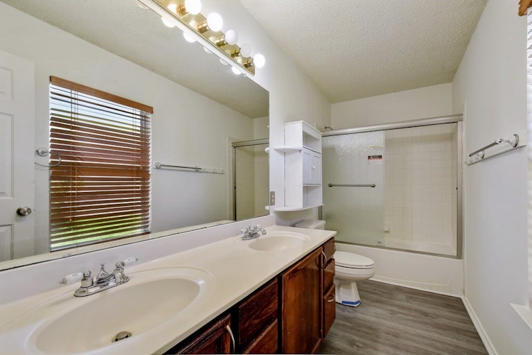 Photo 16 of 27 - 818 Willow Xing, New Braunfels, TX 78130