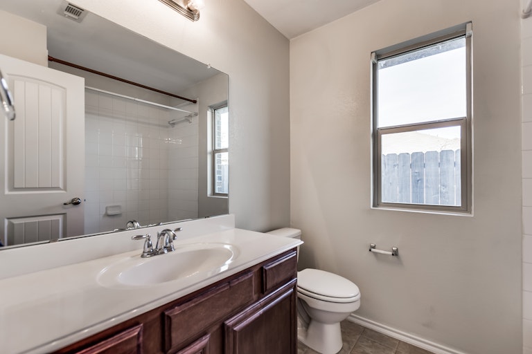 Photo 11 of 18 - 2508 Cumberland Trl, Balch Springs, TX 75181