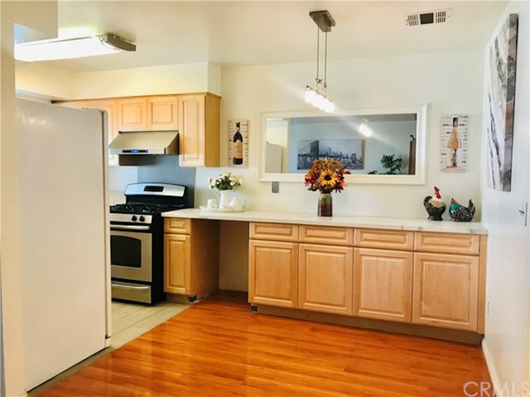 Photo 8 of 42 - 1415 S White Ave Unit B, Pomona, CA 91766