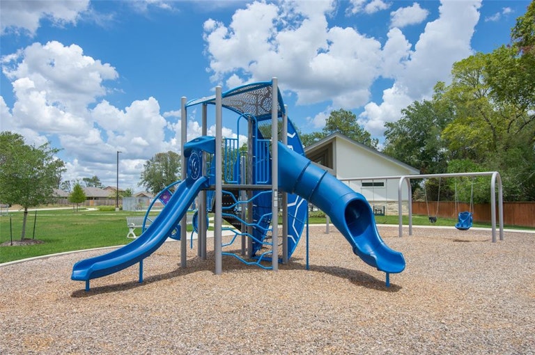 Photo 16 of 22 - 2134 Royal Ann Way, Tomball, TX 77375
