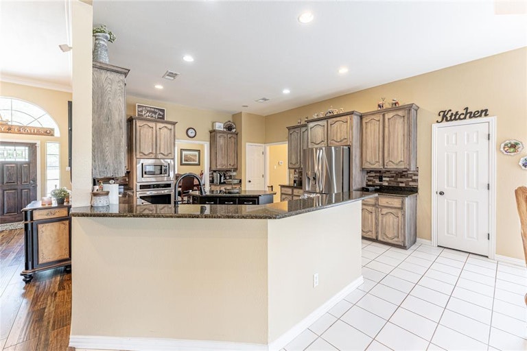 Photo 7 of 36 - 1434 S Fm 740, Heath, TX 75032