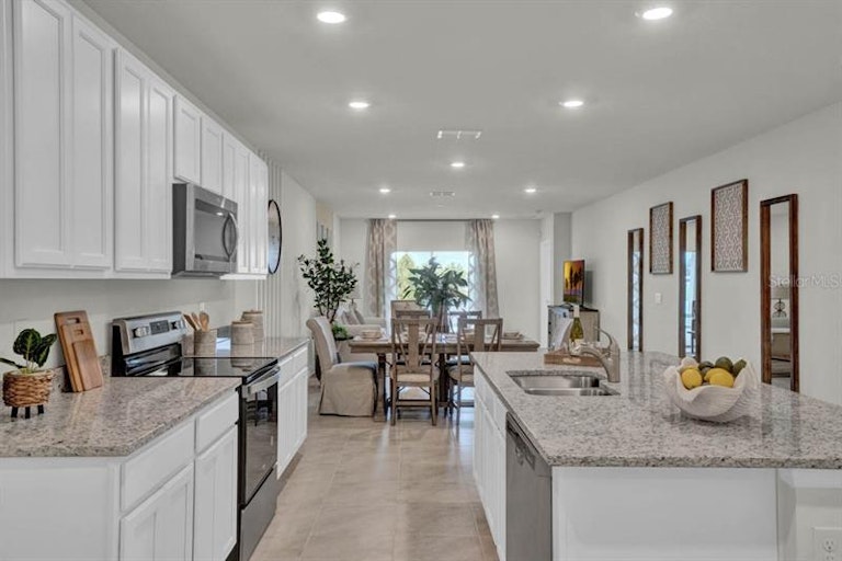 Photo 12 of 32 - 2932 Sunridge Loop, Saint Cloud, FL 34771