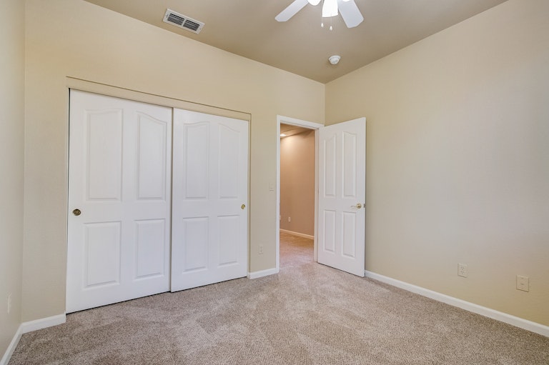 Photo 22 of 30 - 6868 Cherry Ridge Cir, Roseville, CA 95678