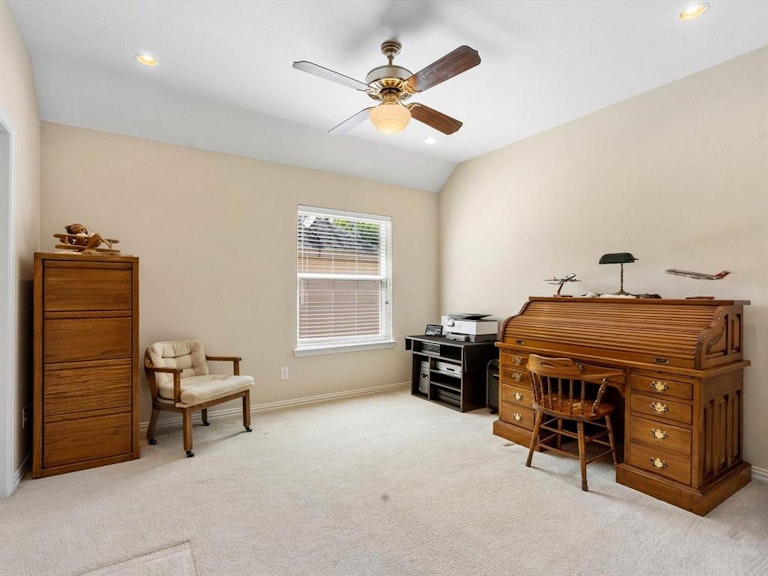 Photo 30 of 40 - 6916 Canyon Springs Rd, Fort Worth, TX 76132