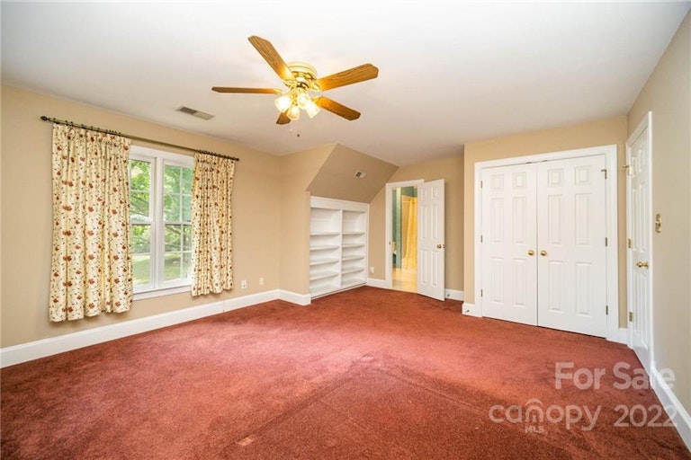 Photo 28 of 48 - 3607 Deruyter Cir, Charlotte, NC 28269