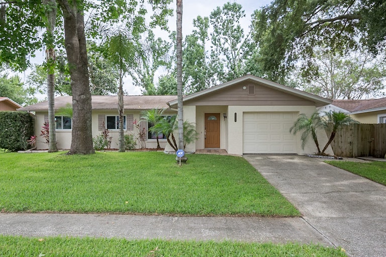 Photo 1 of 15 - 14529 Knoll Ridge Dr, Tampa, FL 33625