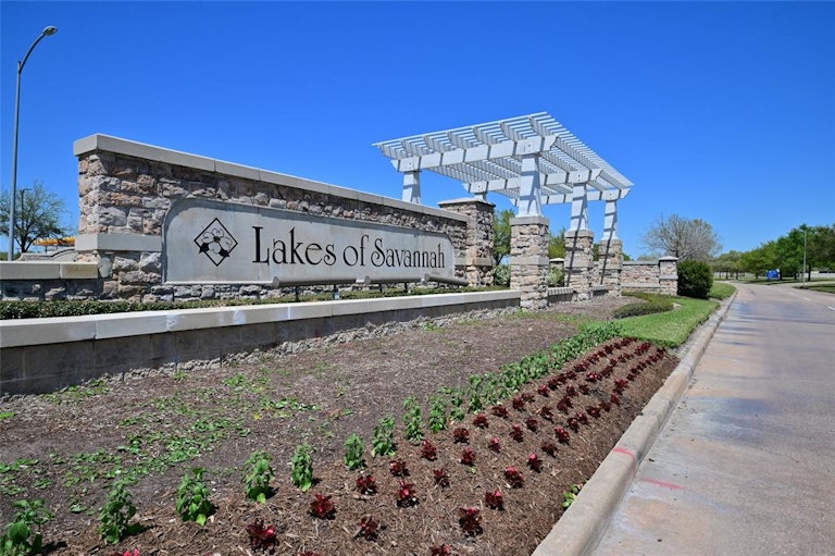 Photo 39 of 44 - 5306 Clear Landing Ct, Rosharon, TX 77583