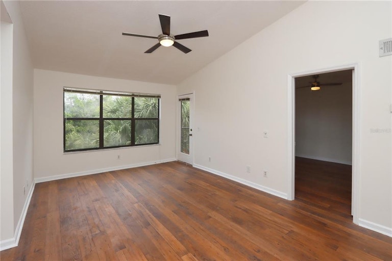 Photo 8 of 30 - 8681 Key Royale Ln #302, Tampa, FL 33614